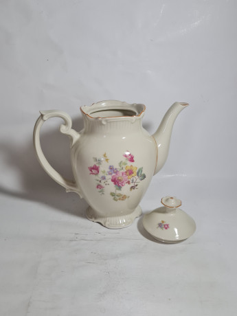 Чайник винтажный R Bavaria в кремово-розовых тонах с цветочным декором, фигурный край, фарфор, 26 см, Германия, 1960-70гг.