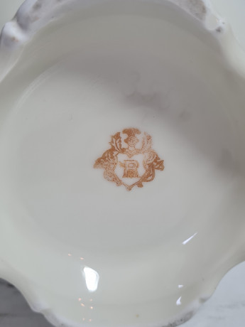 Чайник винтажный R Bavaria в кремово-розовых тонах с цветочным декором, фигурный край, фарфор, 26 см, Германия, 1960-70гг.