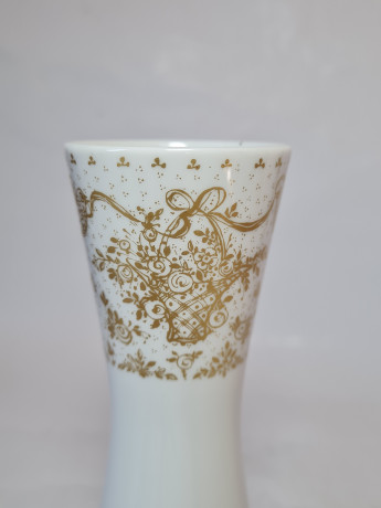 Ваза винтажная Rosenthal Studio, белый фарфор с позолоченным рисунком птиц и растений, 22 x 8 см, Германия, 1960-70гг.