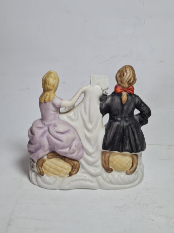 Статуэтка винтажная Dresden Im Stil "Музыканты с арфой", 12 x 5 x 12 см, Германия, 1960-1970гг.