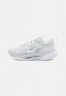 Nike Sportswear W SPARK Sneaker low photon dust/white/football grey/sail/wolf grey/phantom W SPARK Низкие кроссовки женские фотонная пыль/белый/серый футбол/парус/серый волк/фантом