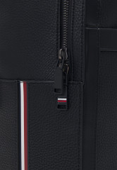 Tommy Hilfiger CENTRAL BACKPACK UNISEX Rucksack black ЦЕНТРАЛЬНЫЙ РЮКЗАК УНИСЕКС Рюкзак черный