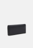 Tommy Hilfiger CASUAL LARGE WALLET Wallet black ПОВСЕДНЕВНЫЙ БОЛЬШОЙ КОШЕЛЕК Бумажник черный