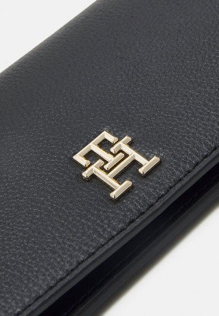 Tommy Hilfiger CASUAL LARGE WALLET Wallet black ПОВСЕДНЕВНЫЙ БОЛЬШОЙ КОШЕЛЕК Бумажник черный