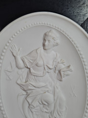 Картина винтажная Meissen, Thalia, керамика в деревянной раме, отлита по оригинальным формам Дж.Дж.Кендлера, 23 x 19,5 см, Германия, 1981 г.