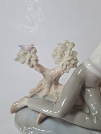 Статуэтка винтажная среднего размера Lladro "Мальчик с трубочкой", фарфор, 15 х 16 см, Испания, 1960-70гг.