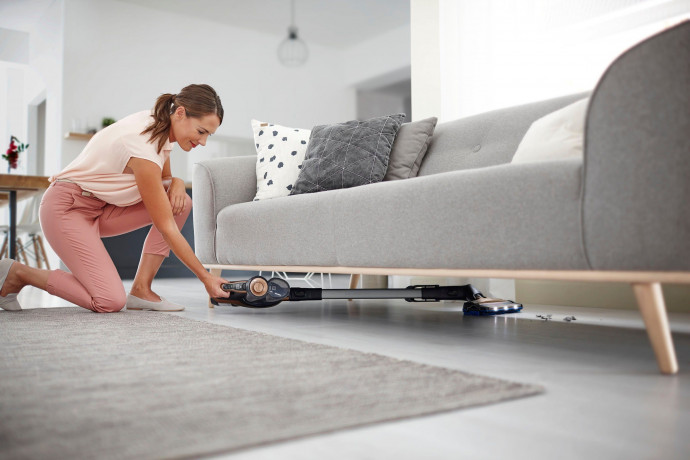 Philips Philips Akku-Stielstaubsauger XC7041/01 SpeedPro Max, beutellos, mit 65 Minuten Laufzeit, Turbomodus und 360°-Saugduse Беспроводной пылесос Philips XC7041/01 SpeedPro Max, без мешка, время работы 65 минут, турборежим, всасывающая насадка на 360°