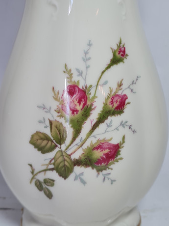 Ваза винтажная Rosenthal, белая с розами, фарфор, 21 x 10 см, Германия, 1960-1970гг.