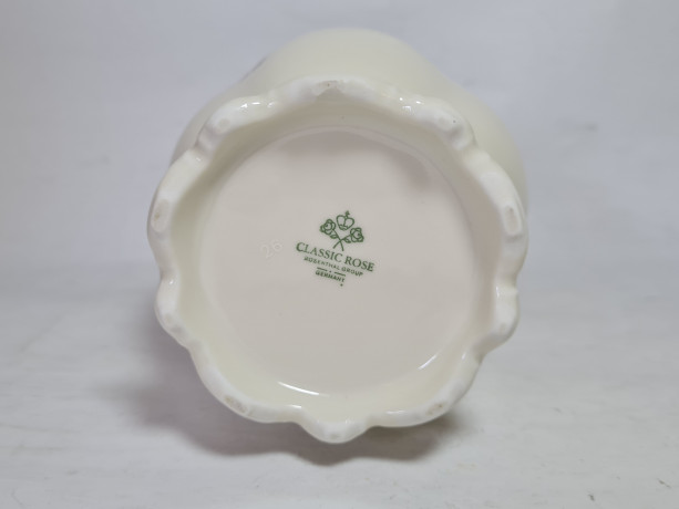 Ваза винтажная Rosenthal, белая с розами, фарфор, 21 x 10 см, Германия, 1960-1970гг.