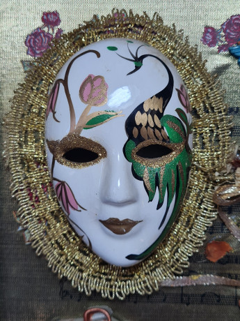 Картина винтажная "Композиция с маской и саксофоном", объемное декорирование, дерев.рама, 25.5 х 20 см, Германия, 1960-70гг.