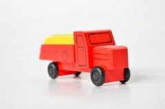 Holzspielzeug Lastenauto Tankauto Деревянная игрушечная грузовая машина-цистерна