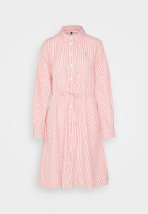 Tommy Hilfiger ITHAKA KNEE SHIRT DRESS Shirt dress red ПЛАТЬЕ-РУБАШКА ITHACA KNEE SHIRT DRESS Платье-рубашка красный