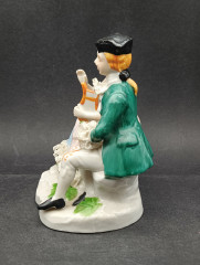 Статуэтка винтажная в стиле Рококо &quot;Влюбленная пара на скамейке&quot;, фарфор, 14 х 12 см, Германия, 1960-70гг.