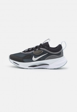 Nike Sportswear W SPARK Sneaker low black/metallic silver/pure platinum/white/wolf grey W SPARK Низкие кроссовки женские черный/серебристый металлик/чистая платина/белый/серый волк