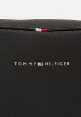 Tommy Hilfiger ESSENTIAL WASHBAG UNISEX Wash bag black ESSENTIAL WASHBAG UNISEX Сумка для стирки черный