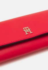 Tommy Hilfiger ICONIC TOMMY FLAP Wallet fireworks red ICONIC TOMMY FLAP Бумажник красный фейерверк