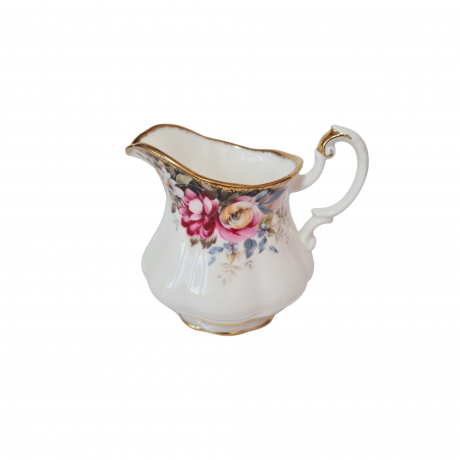Молочник винтажный фарфоровый Fine Bone China / Queen Anne, коллекция "Летние розы", 8,5 x 10 см, Англия, 1960-70гг.