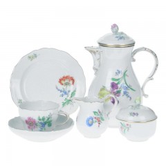 Meissen Meissen  'Neuer Ausschnitt - Blume 2 schrag bunt mit Goldrand' Kaffeeservice 7 Personen 24-tlg. Meissen &quot;New cut - 2 цветка по диагонали с золотой каймой&quot; Кофейный сервиз на 7 персон, 24 предмета.