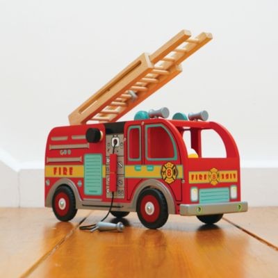 Le Toy Van Feuerwehrwagen Set  TV427 Комплект пожарной машины TV427