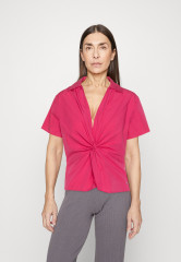 Tommy Hilfiger SOLID POPLIN TWIST Blouse bright cerise pink SOLID POPLIN TWIST Блузка ярко-вишнево-розовый