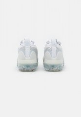 Nike Sportswear AIR MAX VAPORMAX  Sneaker low white/pure platinum/metallic silver AIR MAX VAPORMAX Низкие кроссовки женские белый/чистая платина/серебристый металлик