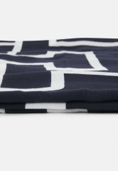 Tommy Hilfiger COAST SQUARE Foulard space blue mix COAST SQUARE платок космический синий микс