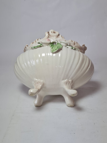 Настольная ваза винтажная, фарфор с цветочным фактурным декором, 20 x 15 x 15 см, Италия, 1960-70гг.