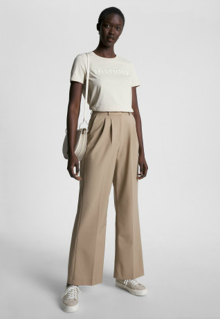 Tommy Hilfiger LOGO EMBROIDERY Print T-shirt classic beige LOGO EMBROIDERY Футболка с принтом классический бежевый