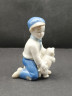 Статуэтка винтажная "Мальчик с собакой" в бело-голубых тонах, фарфор, 11 х 6.5 см, ГДР, 1980-90гг.