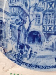 Kirner &amp; Steiner Винтажная коллекционная тарелка &quot;Нойштадт-ан-дер-Вайнштрасе&quot;, 20см, Германия, 1970г.