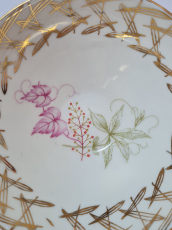 Чайное трио винтажное, белый фарфор с фиолетовым цветочным декором и позолоченным узором, Германия, 1960-70гг.