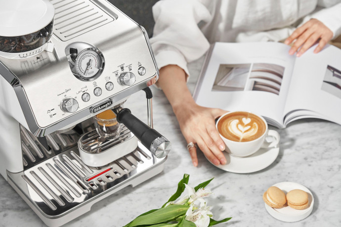 De'Longhi De'Longhi Siebtragermaschine LaSpecialista Arte EC9155.W, weiss, mit MyLatte Art System  Фильтр-машина De'Longhi LaSpecialista Arte EC9155.W, белый, с системой MyLatte Art