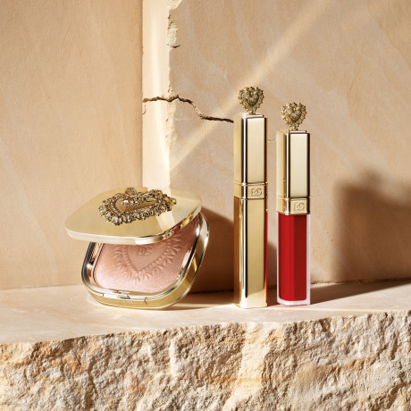 Dolce&Gabbana  Devotion Oil in Powder Luminizer 9 g Масло преданности в порошке-люминайзере