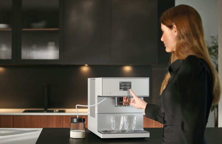 Miele Miele Kaffeevollautomat CM7350 CoffeePassion, inkl. Milchgefass, Kaffeekannenfunktion, Perfekter Milchschaum fur Kaffeespezialitaten Cappuccinatore Полностью автоматическая кофемашина Miele CM7350 CoffeePassion, включая контейнер для молока, функци