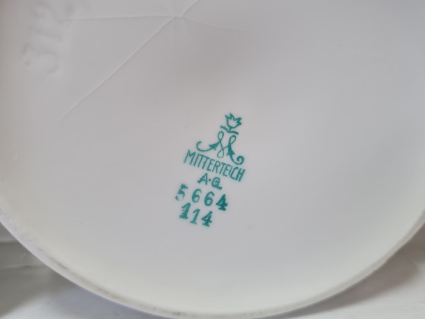 Mitterteich Набор чайный: чайник, молочник, сахарница, белый фарфор с позолоченным ободком, Германия, 1960-70гг.