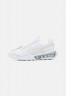 Nike Sportswear AIR MAX PRE-DAY Sneaker low white/phantom/summit white AIR MAX PRE-DAY — Низкие кроссовки женские белый/призрачный/вершинно-белый