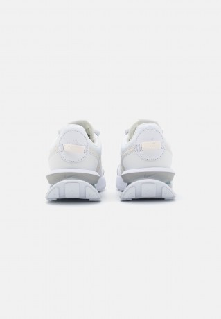 Nike Sportswear AIR MAX PRE-DAY Sneaker low white/phantom/summit white AIR MAX PRE-DAY — Низкие кроссовки женские белый/призрачный/вершинно-белый
