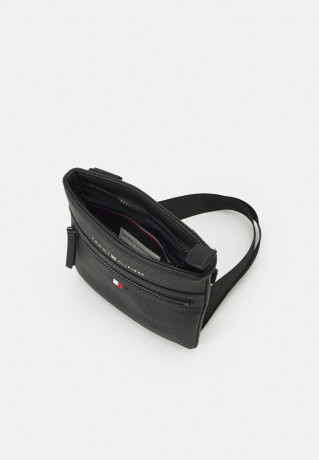 Tommy Hilfiger ESSENTIAL MINI CROSSOVER Across body bag black ESSENTIAL MINI CROSSOVER Сумка через плечо черный