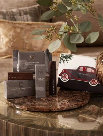 Rituals Homme CAR Gift Set премиальный набор для авто: спрей 14 мл, 2 рефила, держатель, салфетки