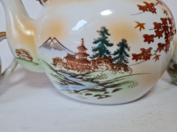 Фарфоровый чайный набор: чайник, молочник, сахарница, Япония, 1960-70гг.