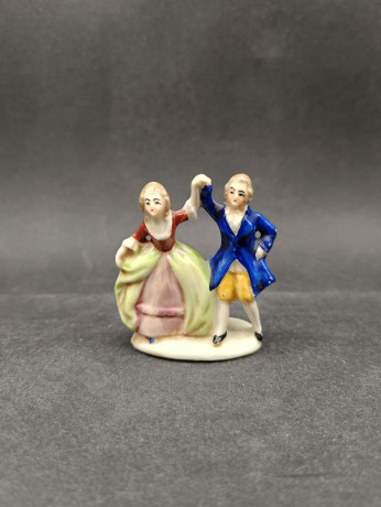 Статуэтка винтажная "Танцующая пара", фарфор, 6 х 7 см, Япония, 1970-80гг.