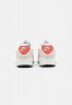 Nike Sportswear AIR MAX 90 Sneaker low summit white/mantra orange/black AIR MAX 90 низкие кроссовки женские вершина белый/мантра оранжевый/черный