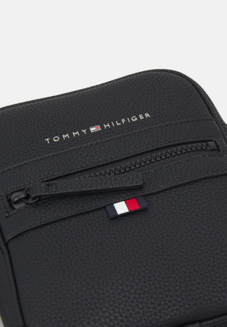 Tommy Hilfiger ESSENTIAL MINI REPORTER UNISEX Across body bag black ESSENTIAL MINI REPORTER UNISEX Сумка через плечо черный
