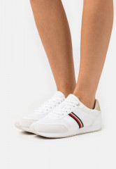 Tommy Hilfiger ESSENTIAL RUNNER Trainers white ESSENTIAL RUNNER — Кроссовки белый