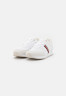 Tommy Hilfiger ESSENTIAL RUNNER Trainers white ESSENTIAL RUNNER — Кроссовки белый