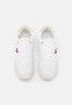 Tommy Hilfiger ESSENTIAL RUNNER Trainers white ESSENTIAL RUNNER — Кроссовки белый