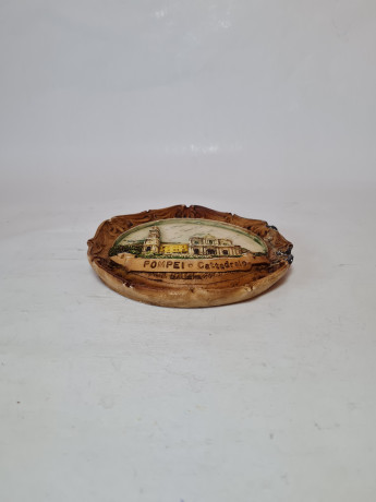 Декоративная тарелка винтажная, резное дерево с фактурным изображением "Помпеи", 14,5 x 2 см, Италия, 1970-80гг.