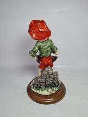 Статуэтка винтажная Giuseppe Armane &quot;Мальчик с корзиной цветов&quot;, фарфор, 25,5 x 14 см, Италия, 1960-70гг. 