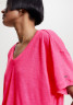 Tommy Hilfiger V NECK RELAXED FIT Basic T-shirt bright cerise pink V NECK RELAXED FIT Базовая футболка ярко-вишнево-розовый