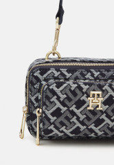 Tommy Hilfiger ICONIC Across body bag denim ICONIC Сумка через плечо джинсовая ткань